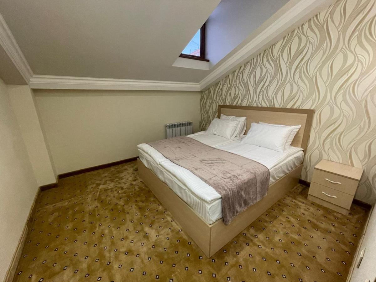 Anga Yerevan Hotel ภายนอก รูปภาพ