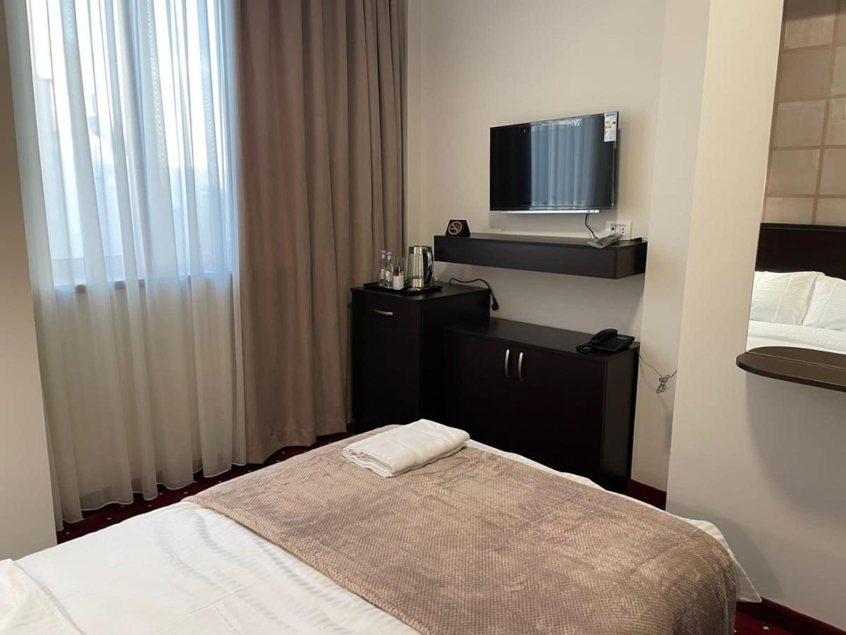 Anga Yerevan Hotel ภายนอก รูปภาพ