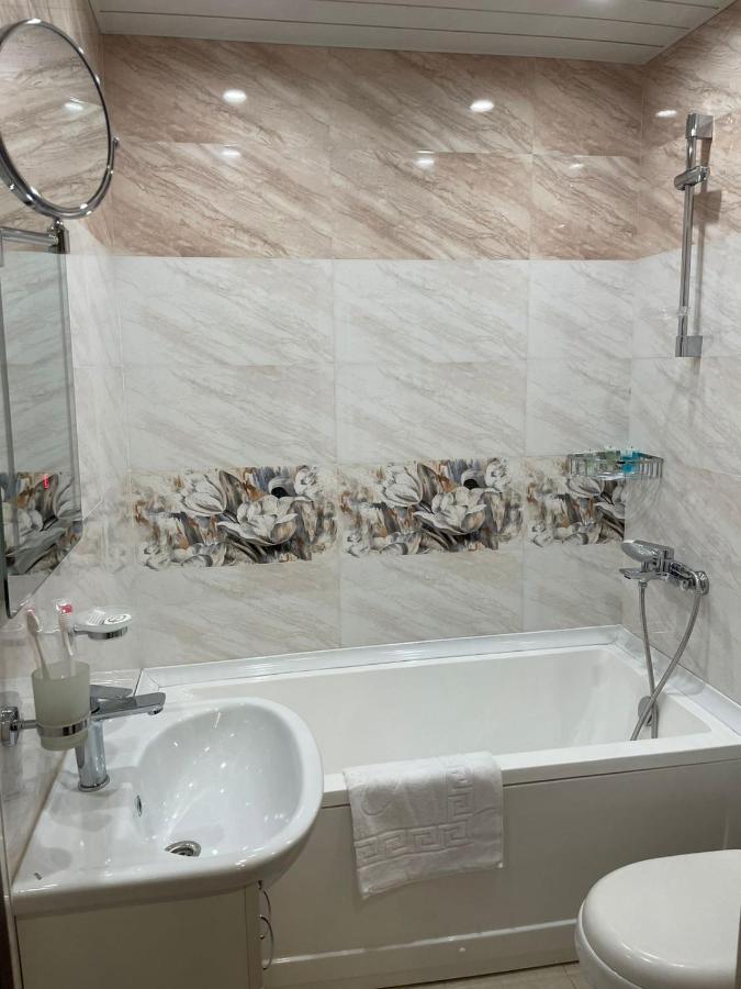 Anga Yerevan Hotel ภายนอก รูปภาพ