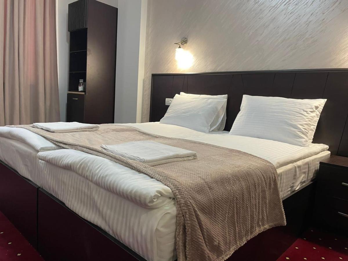 Anga Yerevan Hotel ภายนอก รูปภาพ