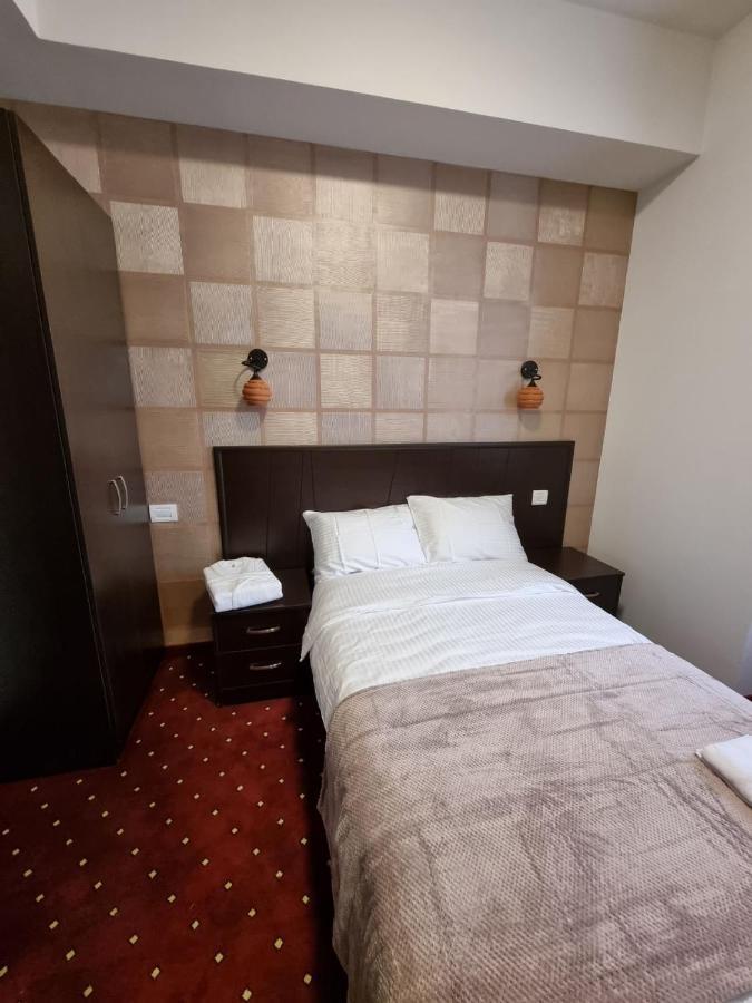 Anga Yerevan Hotel ภายนอก รูปภาพ