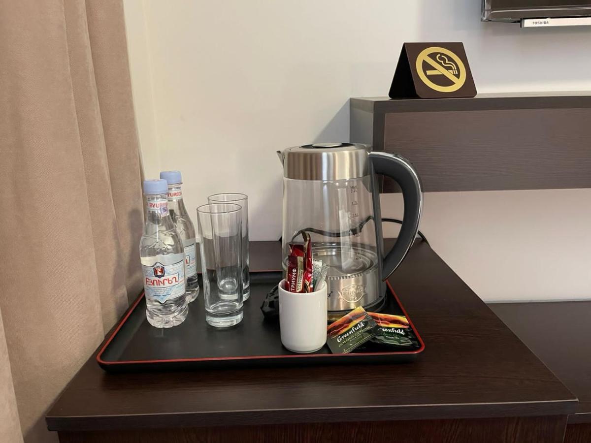 Anga Yerevan Hotel ภายนอก รูปภาพ