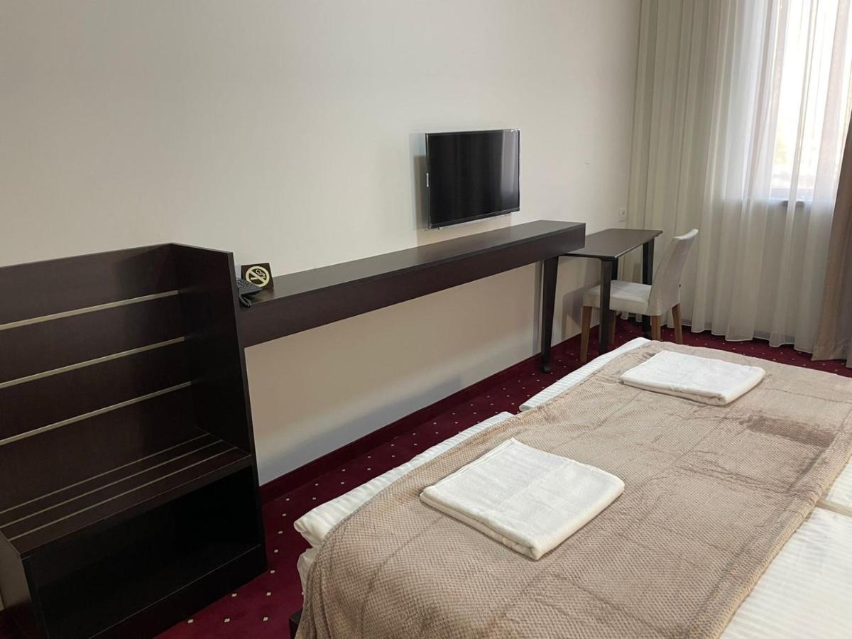 Anga Yerevan Hotel ภายนอก รูปภาพ