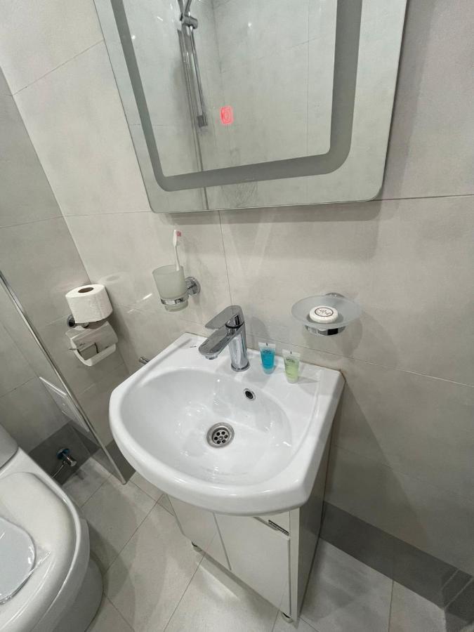 Anga Yerevan Hotel ภายนอก รูปภาพ
