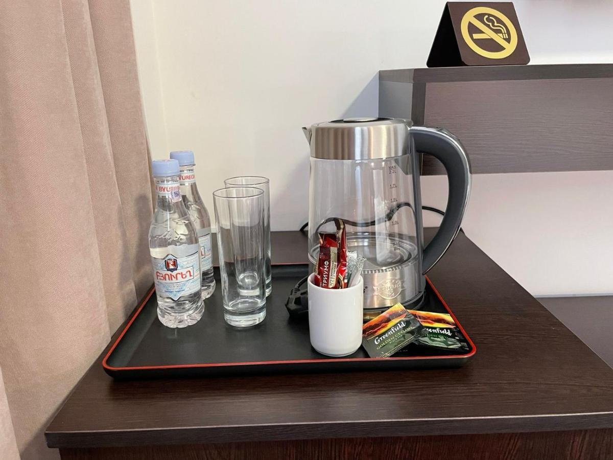 Anga Yerevan Hotel ภายนอก รูปภาพ