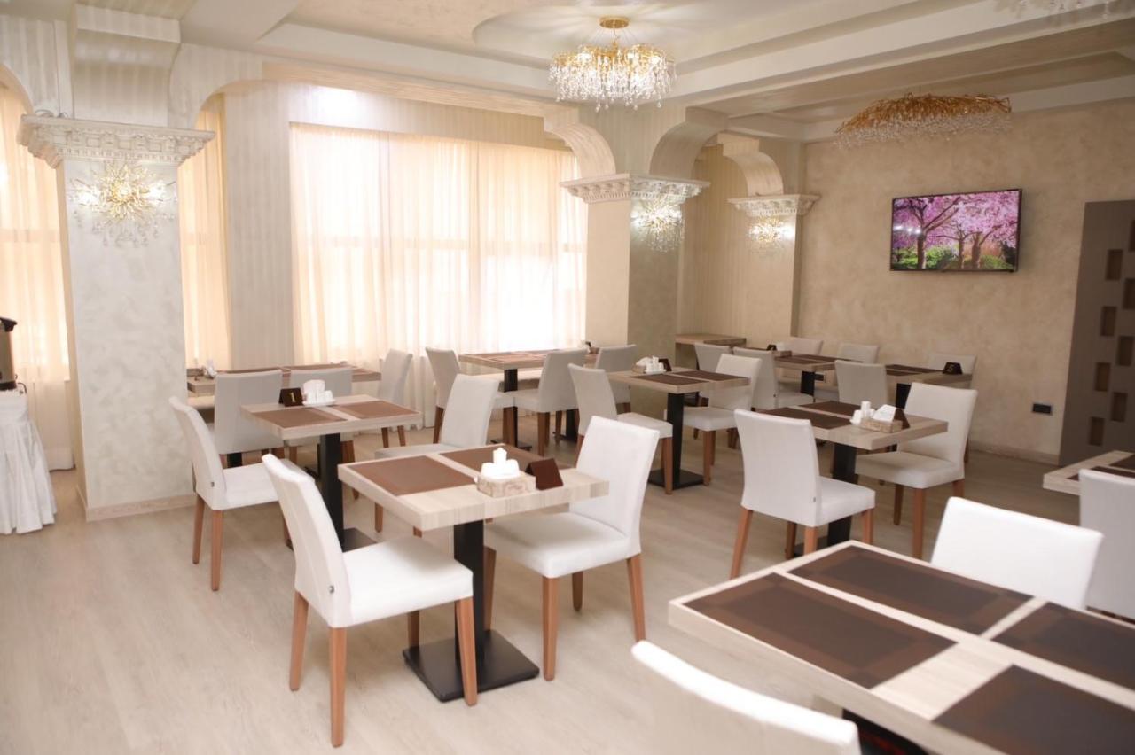 Anga Yerevan Hotel ภายนอก รูปภาพ